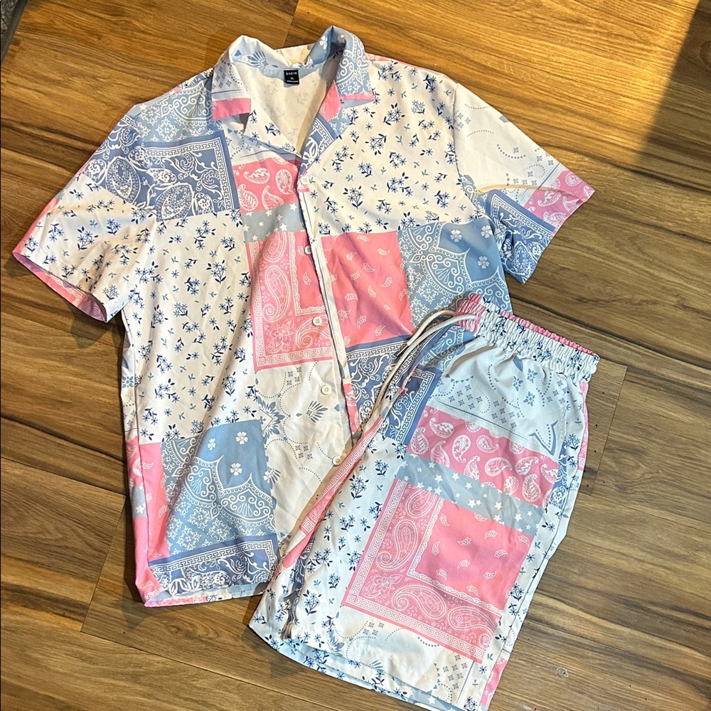 SHEIN Men's Blue and Pink Patchwork Set